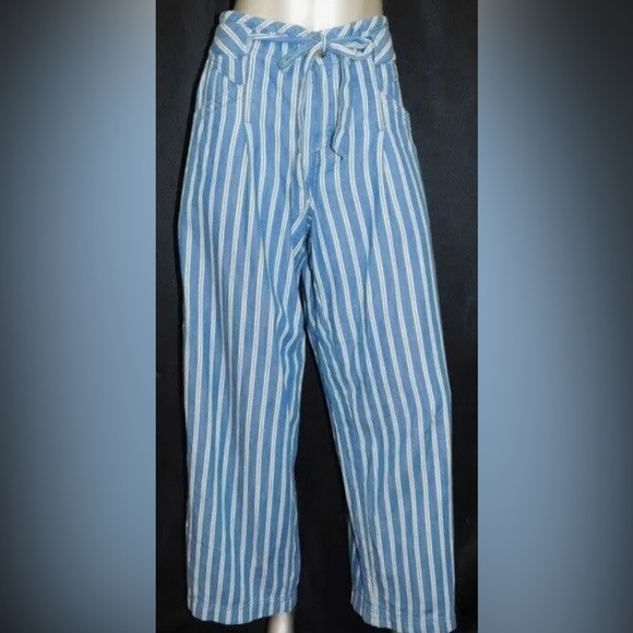 American Eagle High Waisted Wide Legged pants - Picture 1 of 2